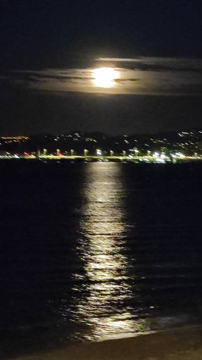 Encore un peu de la lune