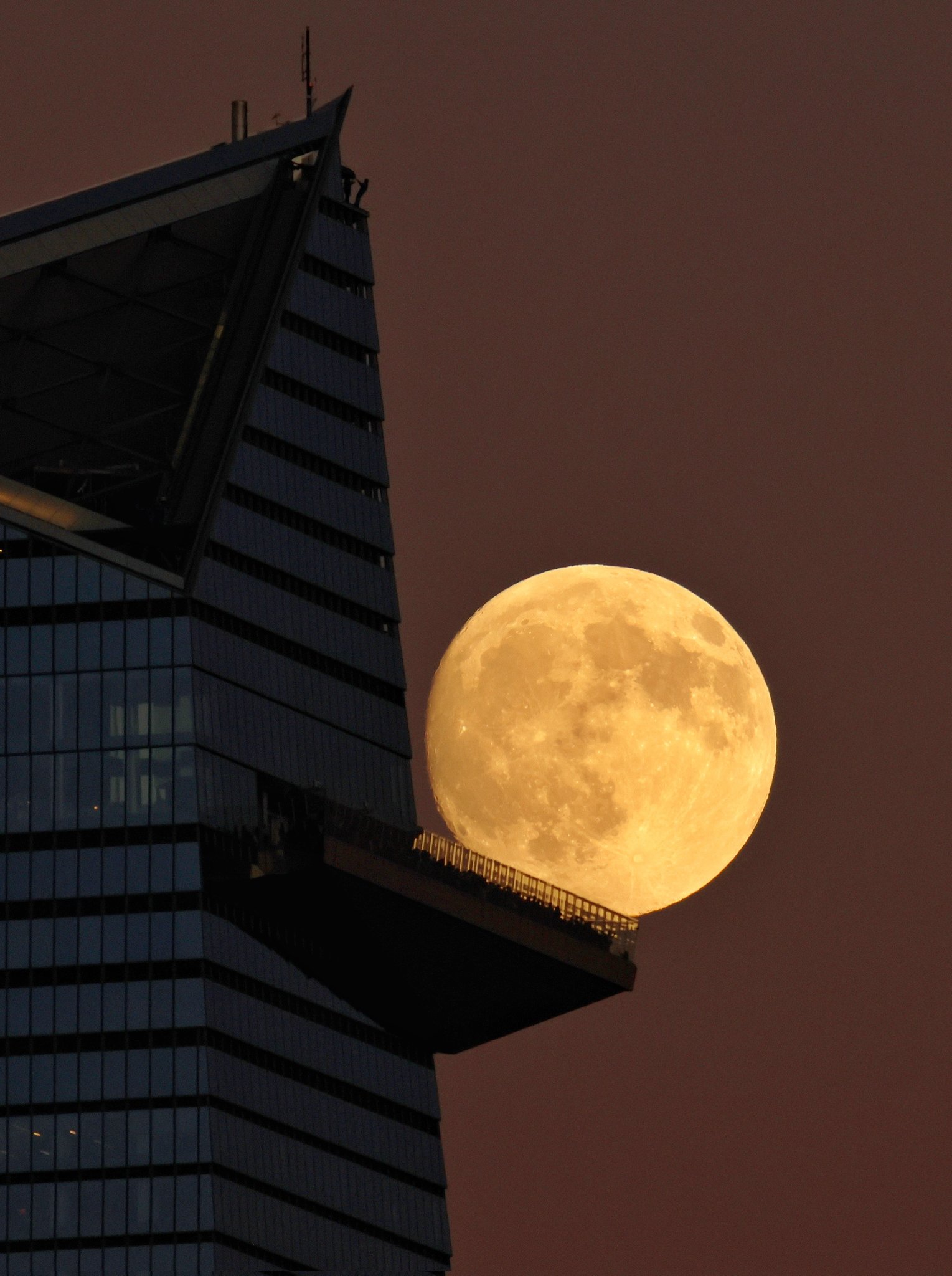 15th Anniversary BENI “NEW MOON” LIVE maxresdefault.jpg