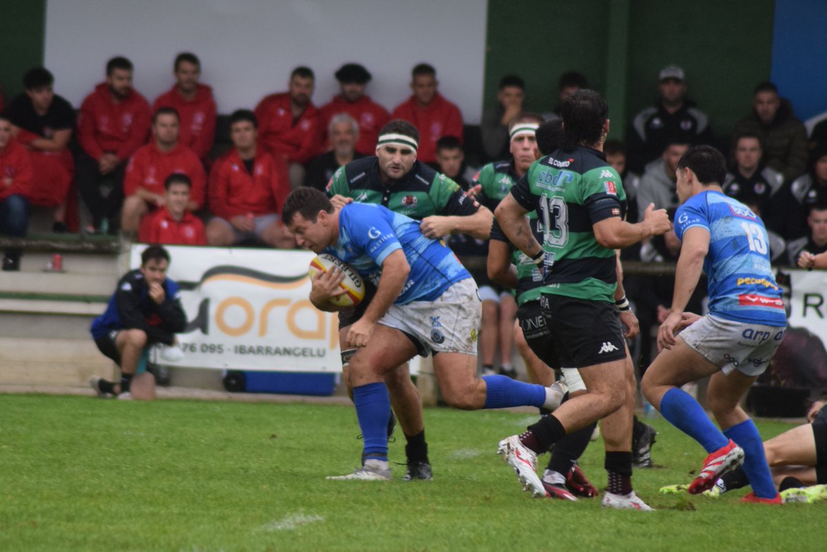 CampoCharlie's tweet photo. @Cisneros_Rugby @GernikaRT @Cisneros_Rugby #Zetacrylic
#AzulAzul 🦢 #AleCole https://t.co/TYlr7hagYl