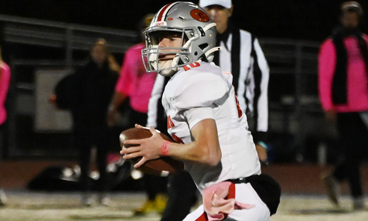 CollinsvillePrs's tweet photo. Record-setting win for Conard over East Hartford, 80-74 on Saturday with 22 TDs in the game. East Hartford QB Anthony Caravallo ties a state record with 9 TD passes in a single game.  #cthsfb @CHSWHAthletics @EHHS_Athletics 
https://t.co/A81zPnXZvc https://t.co/KlYDMngg8d