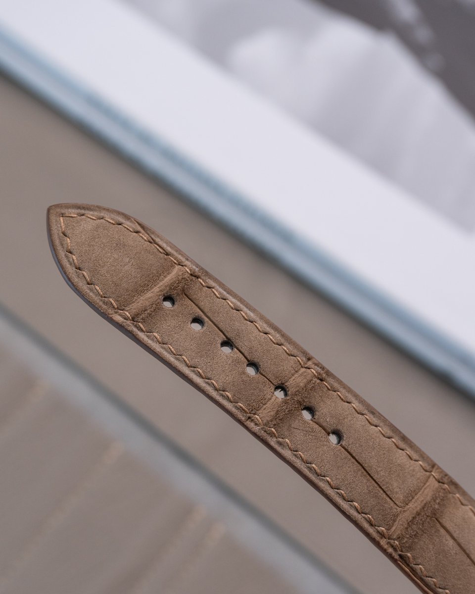 Nubuck Alligator Signature Strap #watchstrap #leatherwatchstrap #handmade #WATCH #bespokewatchstrap