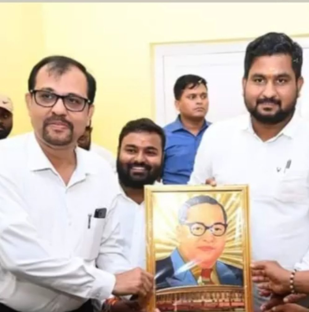 ଓଡିଶାର ଧୂରିଣ ଯୁବନେତା ତଥା ସେବା ସଙ୍କଳ୍ପର ସବ୍ୟସାଚୀ ଯିଏକି ସକାଳ ଠୁ ମଧ୍ଯରାତ୍ରୀ ପର୍ଯ୍ୟନ୍ତ ଓଡ଼ିଶା ବାସୀଙ୍କ ସେବାରେ ନିଜକୁ ସମର୍ପଣ କରିଛନ୍ତି ଧାମନଗରର ଲୋକପ୍ରିୟ ବିଧାୟକ, ରାଜ୍ୟ ସରକାରଙ୍କ ଉଚ୍ଚଶିକ୍ଷା,କ୍ରୀଡା ଓ ଯୁବ ବ୍ୟାପାର ଏବଂ ସଂସ୍କୃତି ମନ୍ତ୍ରୀ <a href="/suryabanshibjp/">Suryabanshi Suraj</a> ଙ୍କୁ ଜନ୍ମଦିନର ଅୟୁତ ଶୁଭେଚ୍ଛା ଓ ଅଭିନନ୍ଦନ।