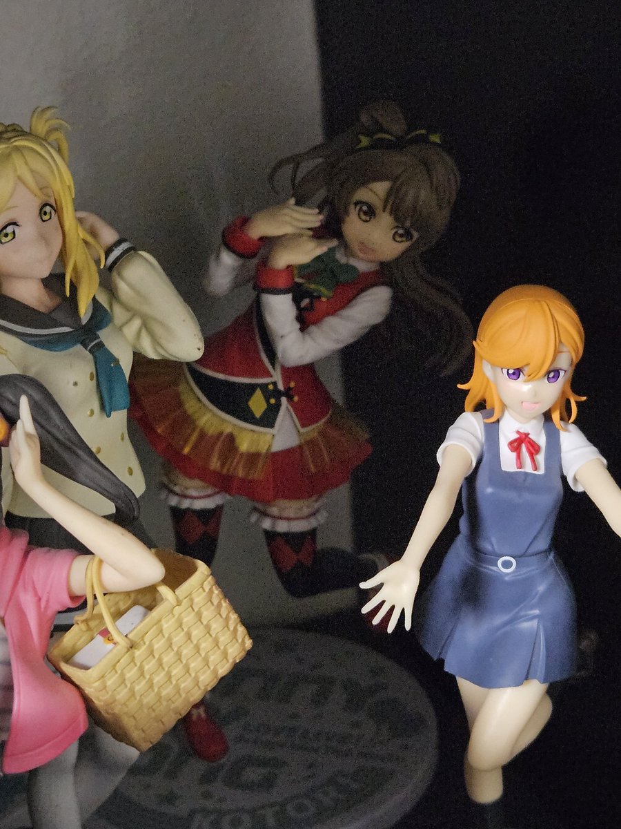 Hrm that figure looks familiar. Where have I-