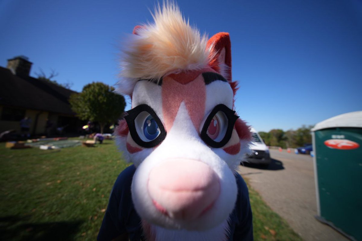 Do you have any games on ur phone?

📷: yellyfishy