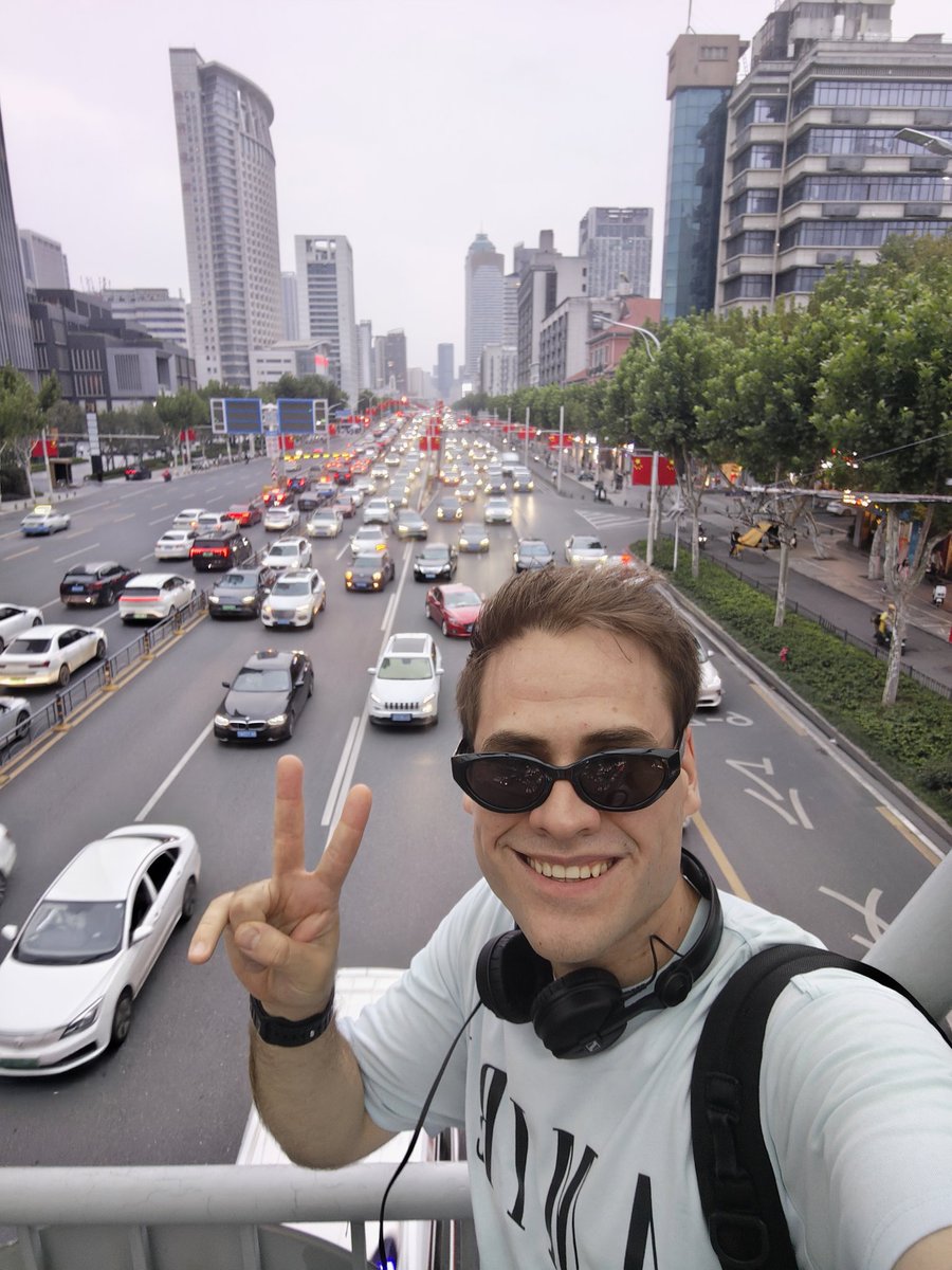 AlbertoAyalaR's tweet photo. Wuhan capital de Hubei: 230 lagos, mil historias, un puente que unió un país.
Entre hotpot, techno y poesía Tang — la ciudad que nunca deja de reinventarse. 

Población permanente de Wuhan (según censo reciente): ~12,326,500 habitantes

🌙🇨🇳 #Wuhan #ChinaTravel” https://t.co/xg0VHcZ8y8
