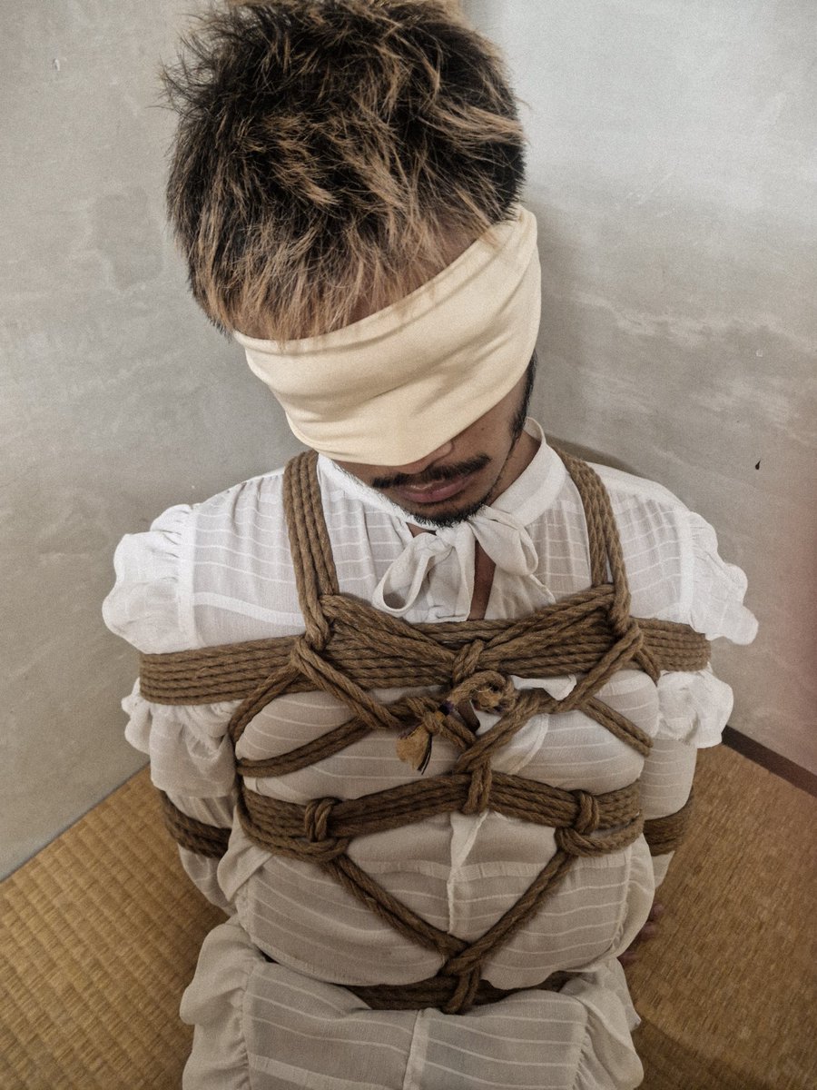Vee_Puppy's tweet photo. do you swing
from your neck
with the hope
someone cares?

🪢 @DomTowerDemon 
🏠 @shibariph 
🐶 good boy rope jam @RopeMongrel https://t.co/p3dOEgRxJV