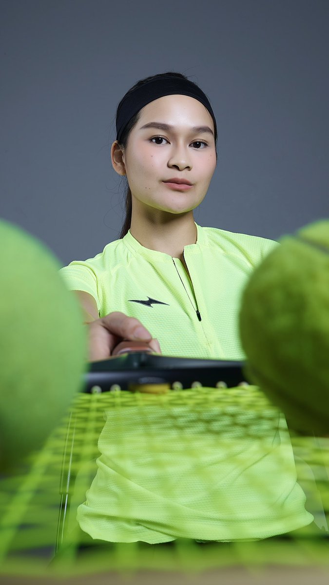 Tampilkan gaya stylist dalam permainan Anda dengan Riors Courts Shirt, pakaian ini dirancang untuk memberikan kenyamanan dan tampilan sporty.

Available Link : riors.com/product/woman-…