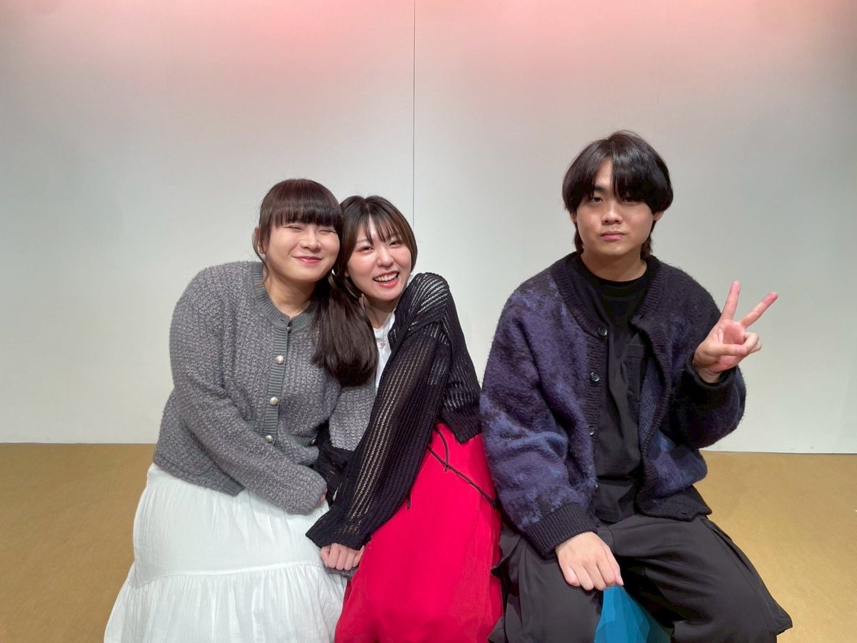 chiara_circus's tweet image. わ〜　本当に終わったんだな…
舞は私と全然違うところもあるけど、奏多が好きって言うまっすぐで純粋な気持ちを大切に演じさせていただきました！

舞、萌恵、沙奈の3人が選んだ前向きな決断が、観てくれた方に少しでも勇気を与えられていたら本望です。

ALTにもかいたっ
#結座片道切符