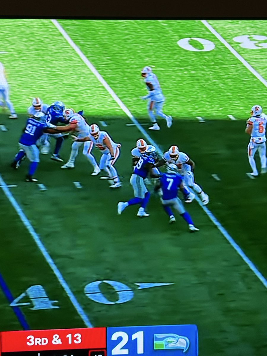 Best uni matchup I’ve seen in a long time🏈