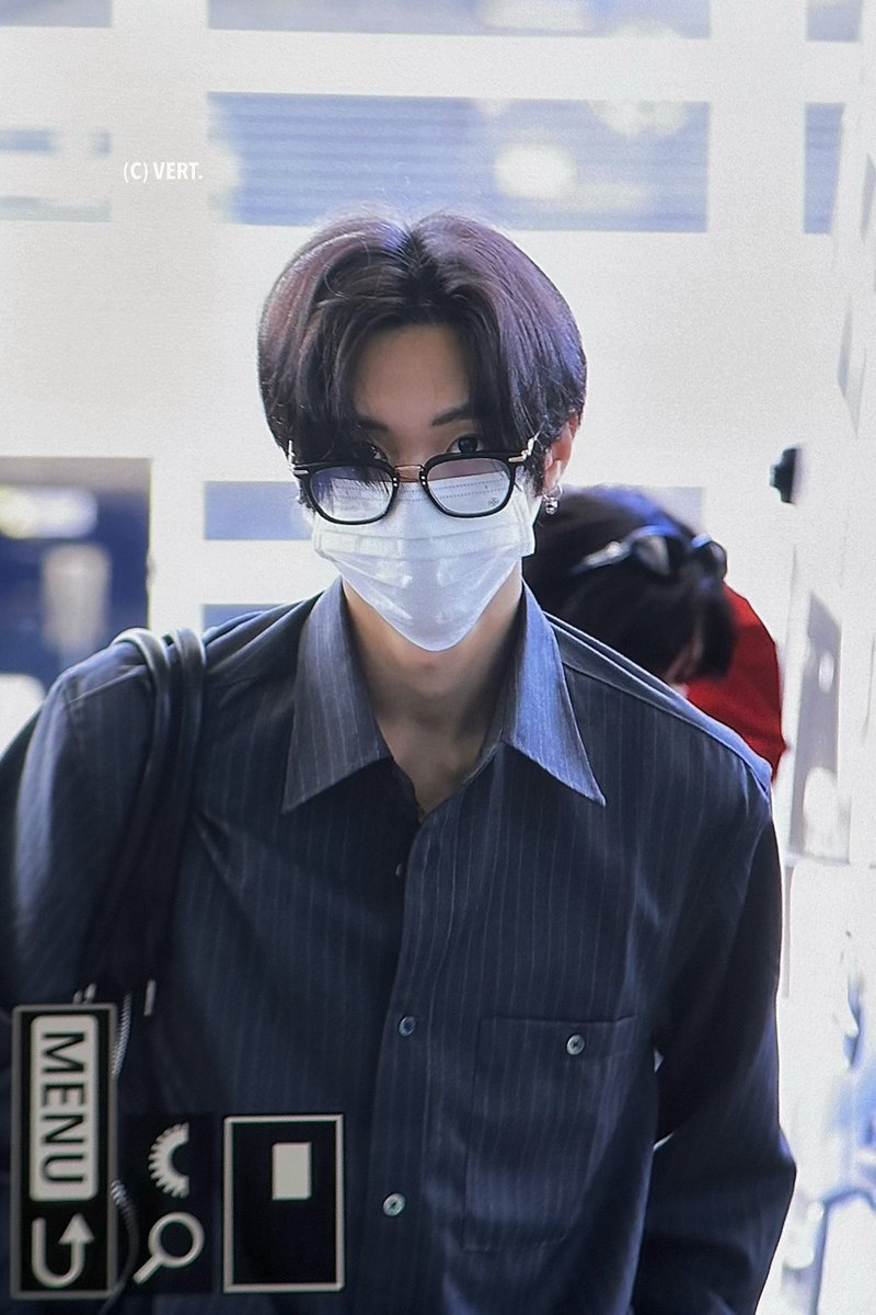 DFW 공항 패션으로 화제가 된 라이즈 원빈