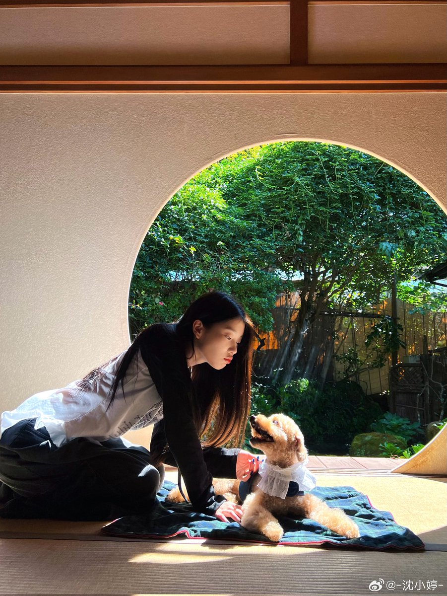 XIAOTINGTEAM's tweet image. 251006 — #XIAOTING Weibo (沈小婷) update. #샤오팅 #シャオティン

"Happy Mid-Autumn Festival, may happiness always be by your side🌟"