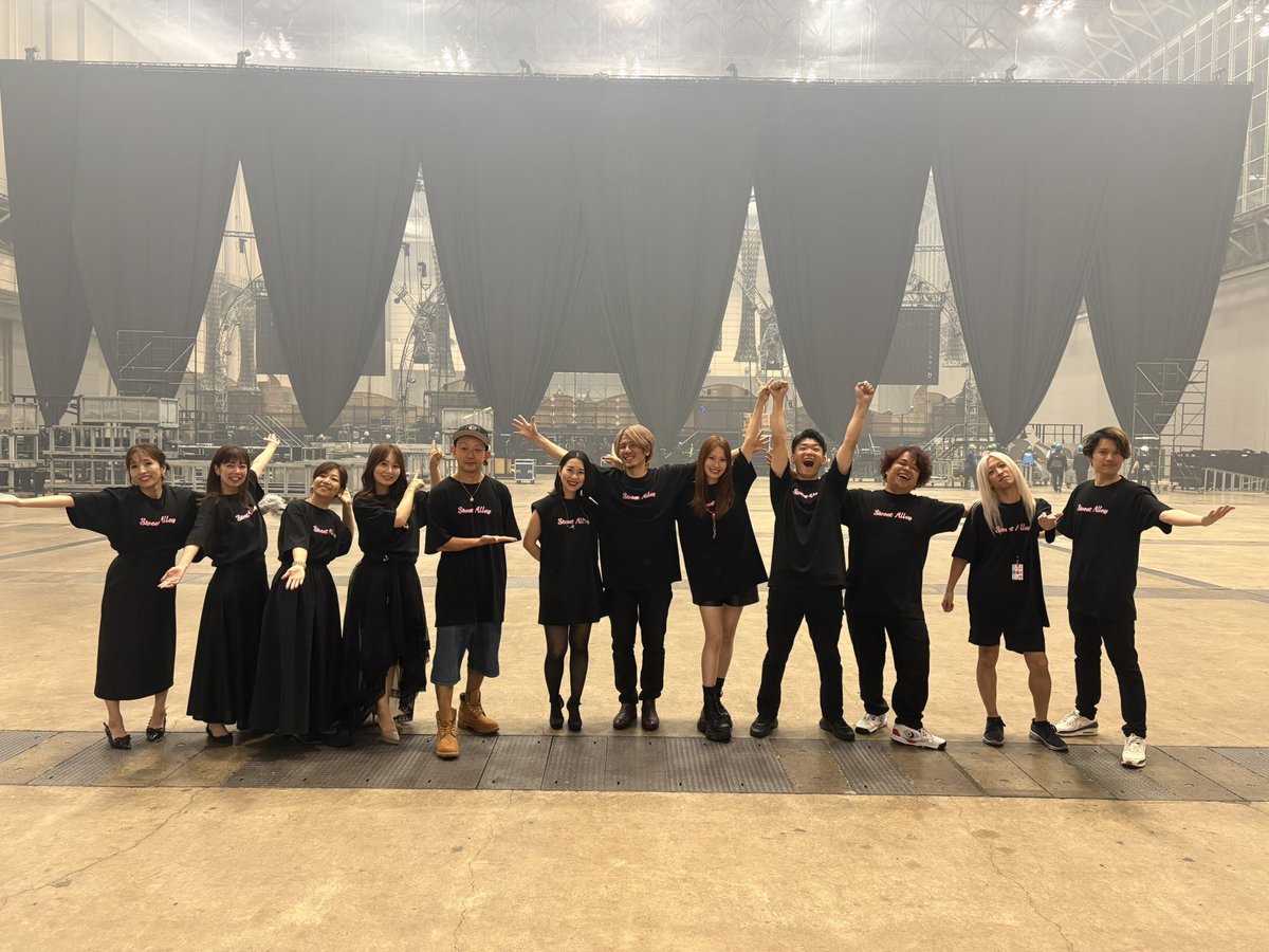 enmt_yk's tweet image. 全力で頑張れる人ってかっこいい✨
どれだけ真剣に取り組んでるのかが本当に伝わってくるので、それに応えれるように良いものをつくりたいという想いが年々強くなってます
最高のライブに今年も参加させて頂き
ありがとうございました🥰

#スイアレ
 #スイアレ幕張ワンマン1005