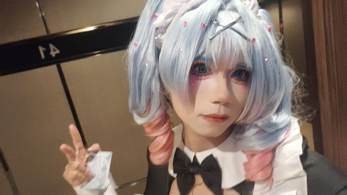 Fangxiya0's tweet photo. 来呀来呀，喜欢玩 #女装大佬 #男の娘 #可爱的男孩子 #魅魔 #烧鸡 #男娘肉便器 #男娘 #jk #女装子   #cosplay #cos #兔子洞 #漫展 https://t.co/B5O63zTl4d
