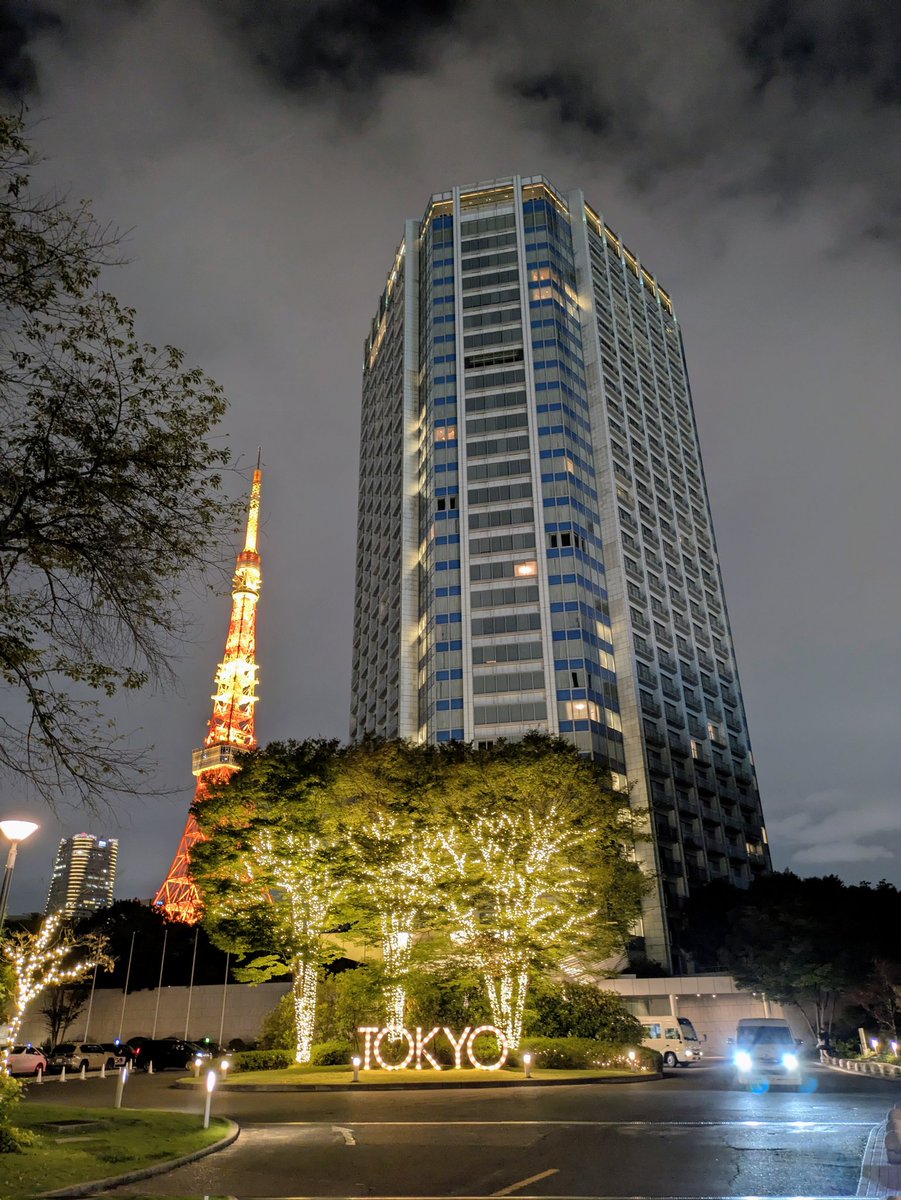 昨日はドグちゃんの結婚式でした✨

ドグちゃんが、挙式から泣いていて、私の歌でも泣いていて、客席は笑いいっぱいの披露宴でした‼️

奥様のさおりちゃんが、本当にお姫様の用に可愛くて🩷　幸せいっぱいの笑顔が最高✨

2人のアイデア満載で、沢山の企画があり、豪華な楽しい披露宴‼️