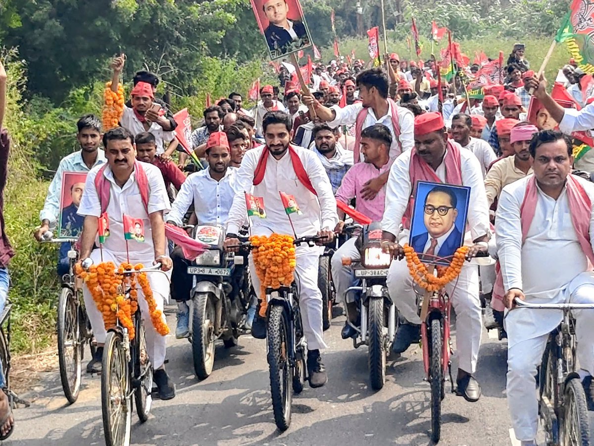 shyamyadavsp95's tweet image. अब ये PDA की आंधी ना रुकेगी ना झुकेगी 27 में सबको धूल चटा देगी 
सांसद श्री आदित्य यादव जी बदायूं के नेतृत्व में ये यात्रा निकाली गई  ।। #adityayadav