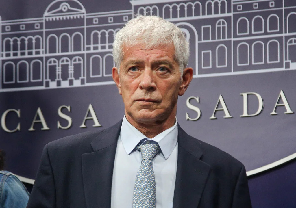 Mariano Cúneo Libarona: “Esta decisión descomprime un gran tema y permite mirar hacia adelante”
✅En #GambitoDeDatos, <a href="/hcappiello/">Hernán Cappiello</a> y <a href="/arielmco/">Ariel Cohen</a> hablaron con el Ministro de Justicia <a href="/m_cuneolibarona/">Mariano Cúneo Libarona</a>  
📌Impacto político y judicial de la renuncia de Espert
👉vocacionxperiodismo.com.ar/mariano-cuneo-…