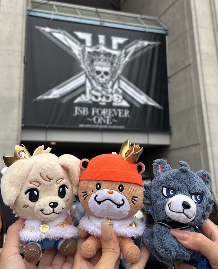 t____khr's tweet photo. チーム下手(*ˊ˘ˋ*)
俺らの青春すぎる三代目
変わらず歌って踊ってくれてありがとう
いつでも昔に戻れるのは三代目のおかげ。
臣くん頑張ってたし私も頑張らないと💧

感動したなぁ(T＿T)
次は完全体で戻ってきてね10/5
#三代目ᒍSOULBROTHERS https://t.co/jhJ4zvY6s3