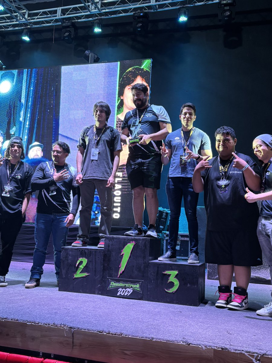 Se logró el top 3 SF6 en el Thunderstruck, nunca imaginé tener un run así pero estoy muy feliz que el progreso se pudo reflejar en un resultado. Gracias a todos por los games y por los mensajes de apoyo. A seguirle dando nomás 🥹