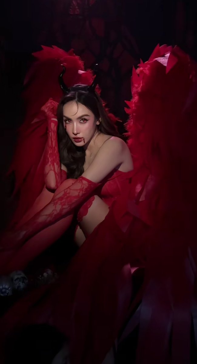 itsallme_xx's tweet image. MY DEVIL QUEEN 👑✨💋

#มิเชลเบอร์แมนน์ #michellebehrmann