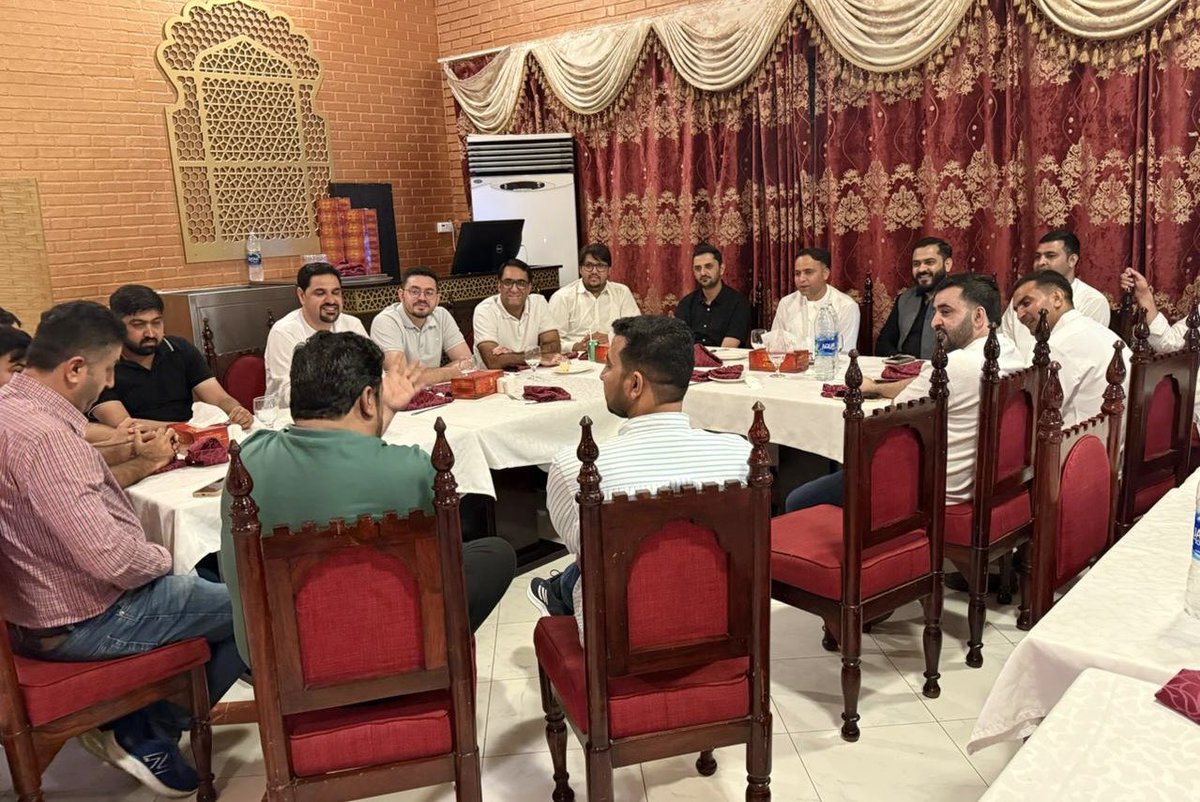 AamerGorsi's tweet image. دوبئی کے مشہور کاروباری و سماجی شخصیت برادر مبشر کریم چوہدری صاحب کی طرف سے پرتکلف عشائیہ کا اہتمام۔ خطہ کشمیر کی کاروباری، سماجی و سیاسی احباب کی شرکت، بہترین پروگرام پر تہہ دل سے مشکور ہیں، سلامت رہیں۔
@BBhuttoZardari #WorldTeachersDay
@AseefaBZ @MediaCellPPP @MianMunirHans