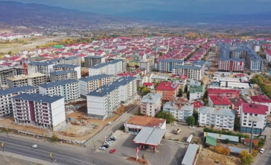 BUNUN ADI VİCDANSIZLIKTIR!
Bingöl Kültür TOKİ'de hak sahipleri yine mağdur edildi. 100 bin lira borcu bulunana 2 milyon TL'nin üzerinde borç çıkarıldı. Bu yanlıştan derhal dönülmeli... <a href="/Toki_Kurumsal/">TOKİ</a> <a href="/Erdalarikan12/">Erdal ARIKAN</a> <a href="/FeyziBerdibek1/">Feyzi Berdibek🇹🇷</a> <a href="/Korkutata_Zeki/">Zeki Korkutata</a>