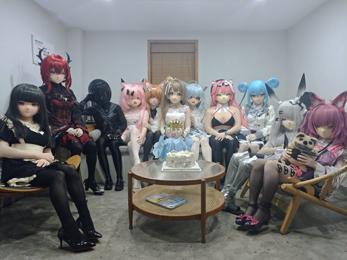 lwxcd01's tweet image. 🎂感谢大家捧场～
从左到右：@Hakuo_Kig_2 @rinsletica @WWRR_571 @_ranfa_ 栗子球 我 @baixuefh @ANAorSharky  @mzk00984087 @exyakumokuro @xiaoxiaoxiaohu3