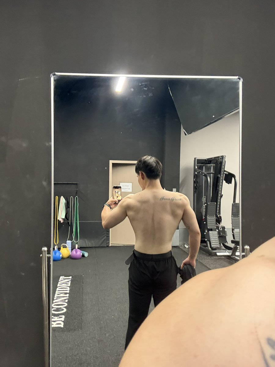 rabbit_20000605's tweet photo. 成都来个线下的，很急 https://t.co/DhMih5LyhK