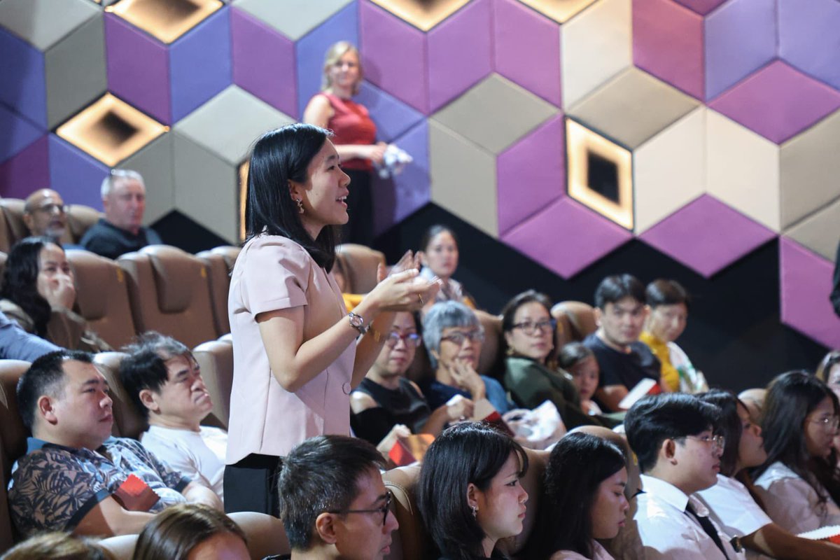AusAmbBKK's tweet photo. What a night for the 🇹🇭 premiere of🎬 'Future Council' for #BKKCAW! A truly inspiring film by @damongameau.

🙏 Damon, @LenaNabizada &amp; K Mai for your insights on ensuring a greener future for the next generation.

Great to have @Ecocrewth's reusable cups with us too! 🍿 https://t.co/eRVBe2kHVD