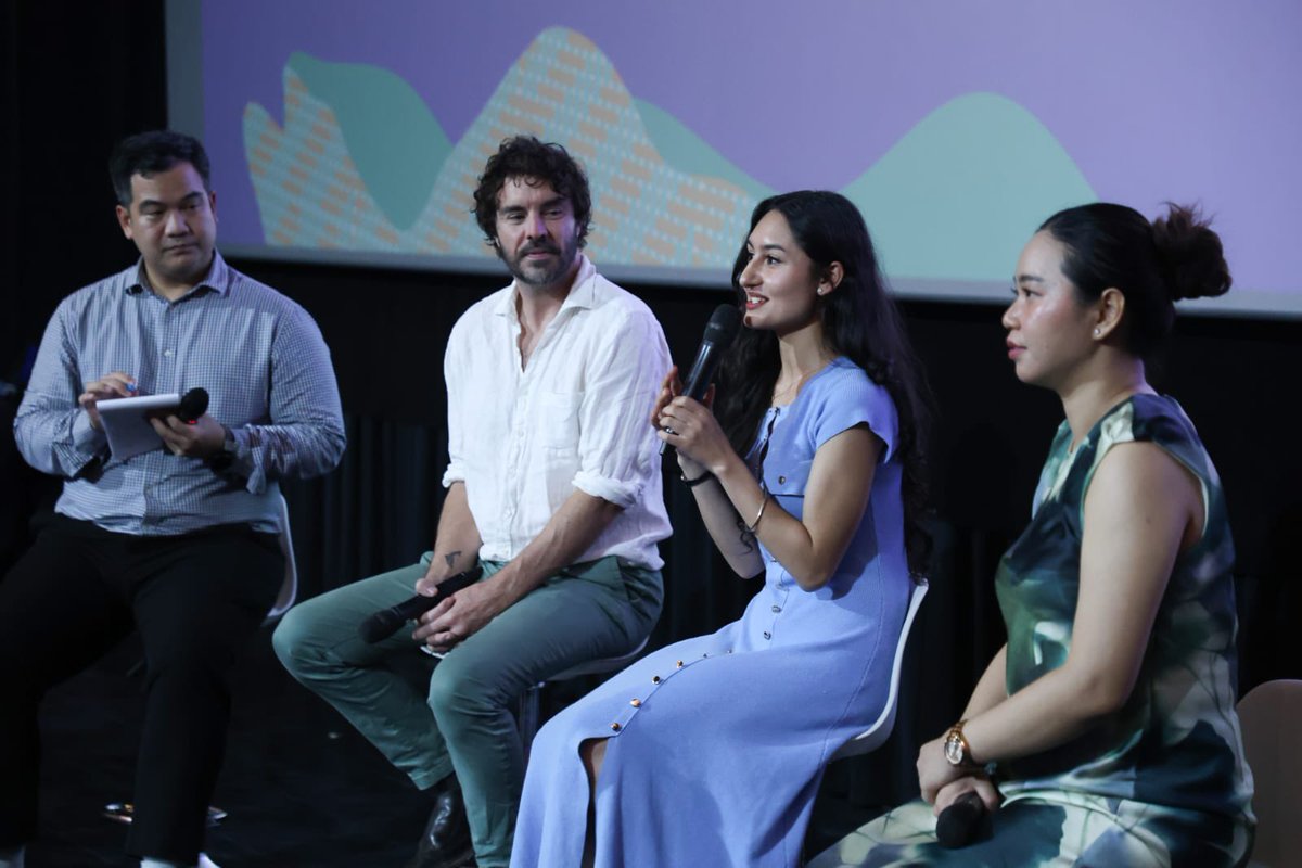 AusAmbBKK's tweet photo. What a night for the 🇹🇭 premiere of🎬 'Future Council' for #BKKCAW! A truly inspiring film by @damongameau.

🙏 Damon, @LenaNabizada &amp; K Mai for your insights on ensuring a greener future for the next generation.

Great to have @Ecocrewth's reusable cups with us too! 🍿 https://t.co/eRVBe2kHVD