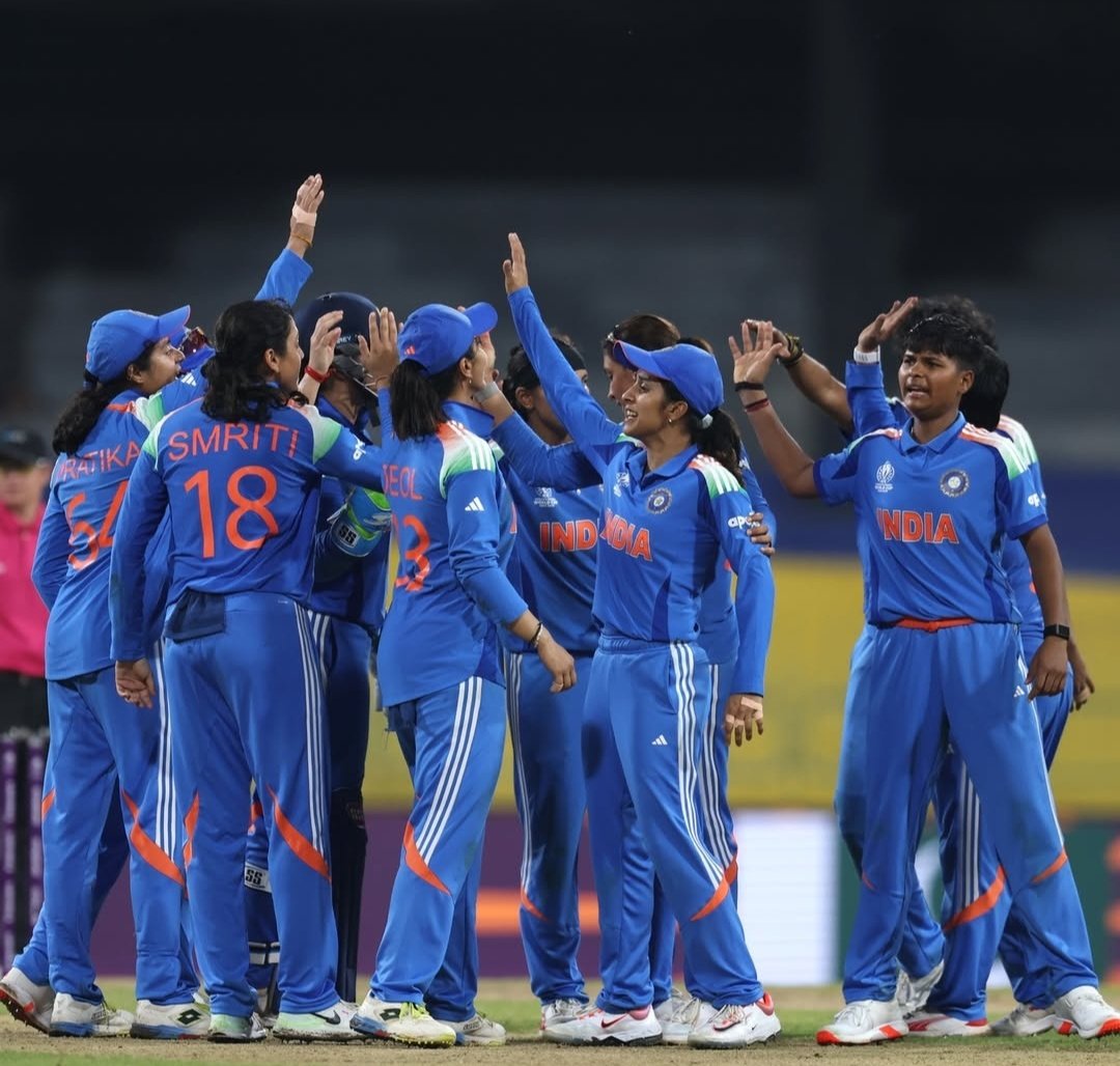 DeepakK59196905's tweet photo. "म्हारी छोरियां छोरों से कम है के" 

Women in blue show that नारी शक्ति, means. Operation Sindoor Continues. India wins. Now. Always.
#IndiaVsPakistan #ICCWomensWorldCup2025 India vs Pakistan. https://t.co/TDbnnecVOV