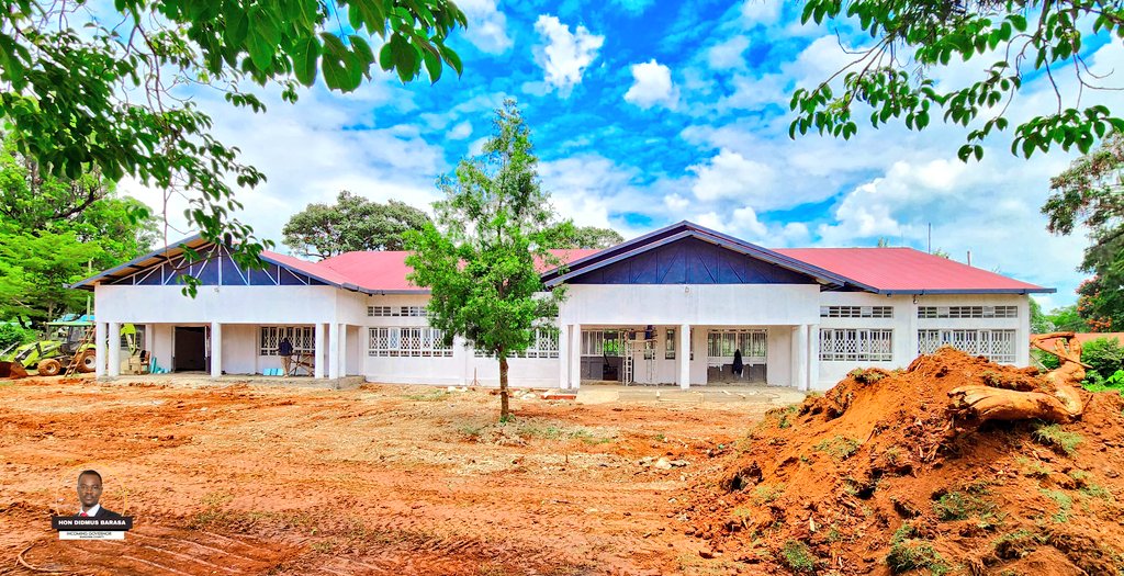 DidmusWaBarasa's tweet photo. The _Kimilili Huduma Centre_ is now at 90% completion — a major step toward bringing essential government services closer to the people.

This project reflects our broader commitment to decentralising service delivery, enhancing efficiency, and ensuring that every citizen can access public services with dignity and ease.
#DidmusBarasaGov27 #BBNaija10