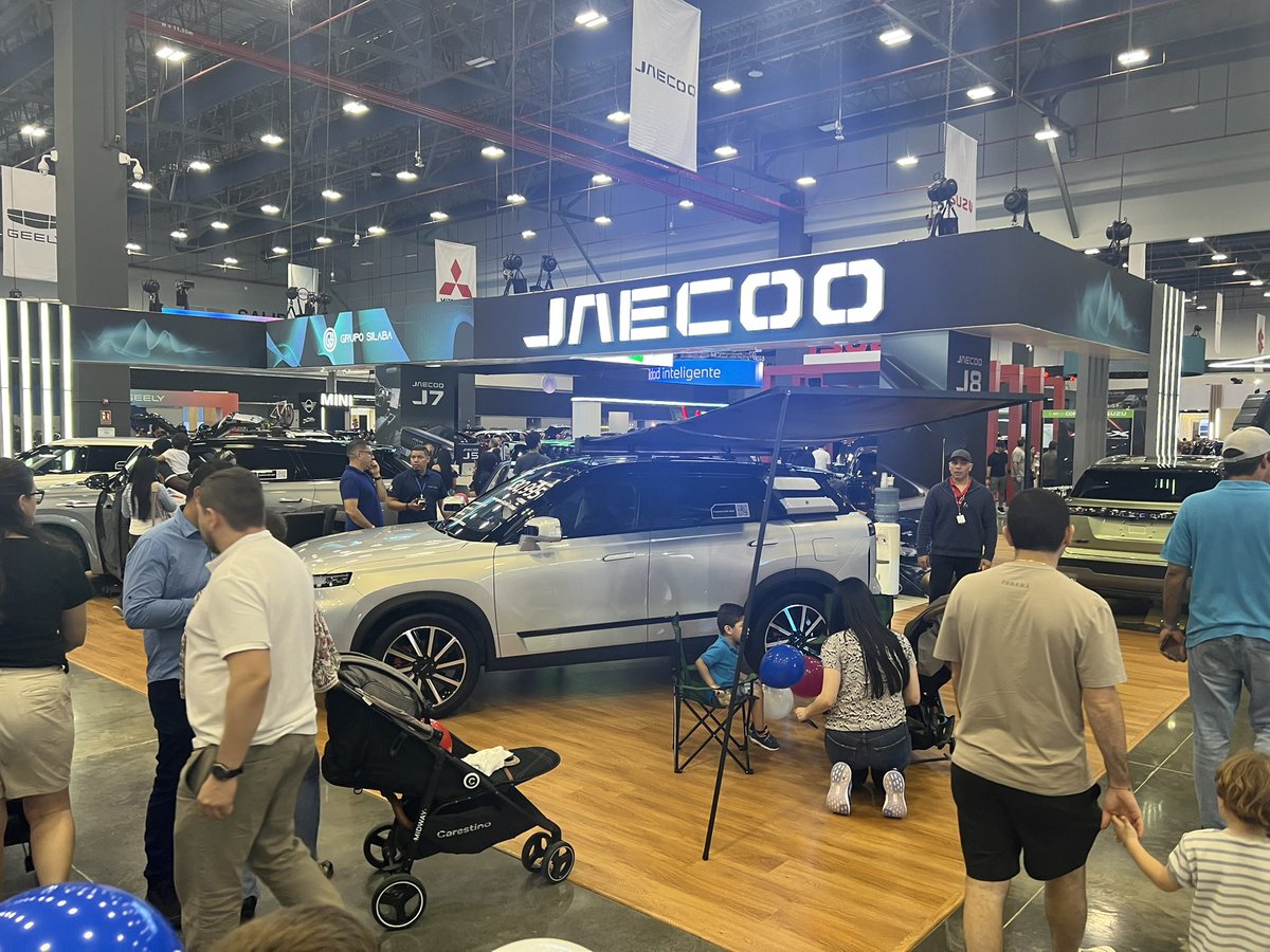 Visited the Panama Motor Show 2025 and never saw such empty and sad booths of Porsche, Mercedes and BMW. 

No interest, nobody trying out the cars, nobody taking photos. 

The German car industry is dead here. 

Every single other Chinese brand, and there were loads of it,