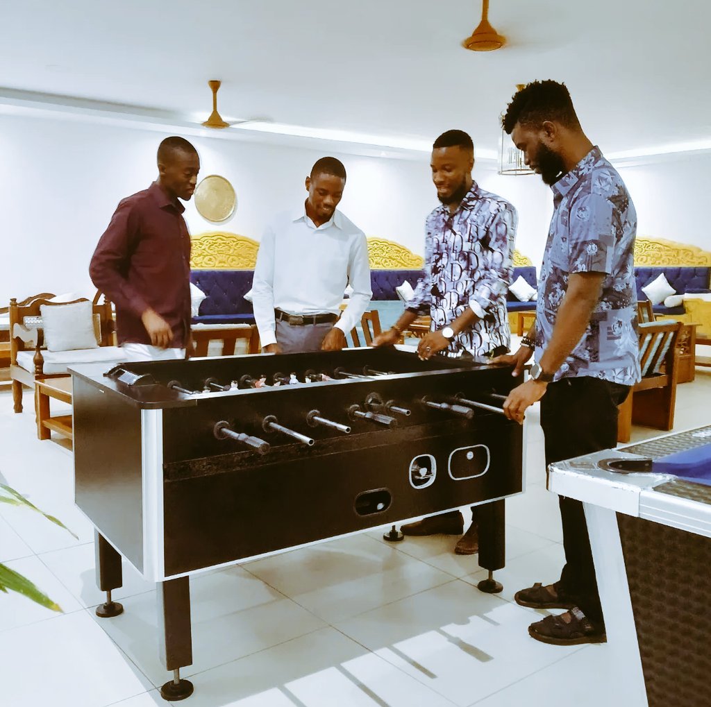 Monday: My favorite day to hit the snooze button. 

Good Morning ❤️ Musindeto amidzi ✌️