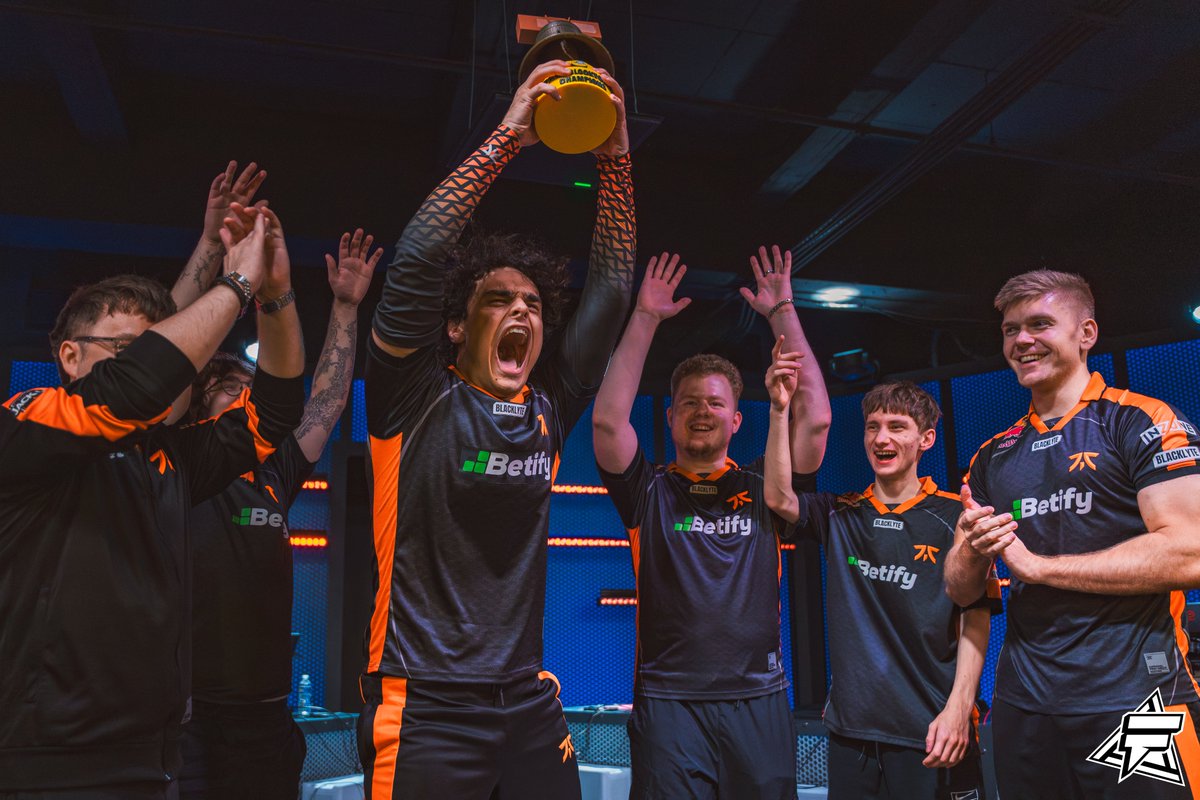 fragadelphia's tweet image. It went the distance and it was more than we could've ever asked for. An incredible series and @FNATICCS2 win the Grand Final of Blocktober to secure the final spot in the Budapest Major!
Congratulations on a well fought and much deserved victory @blameFFFFF @fEAR10cs @csjambo…