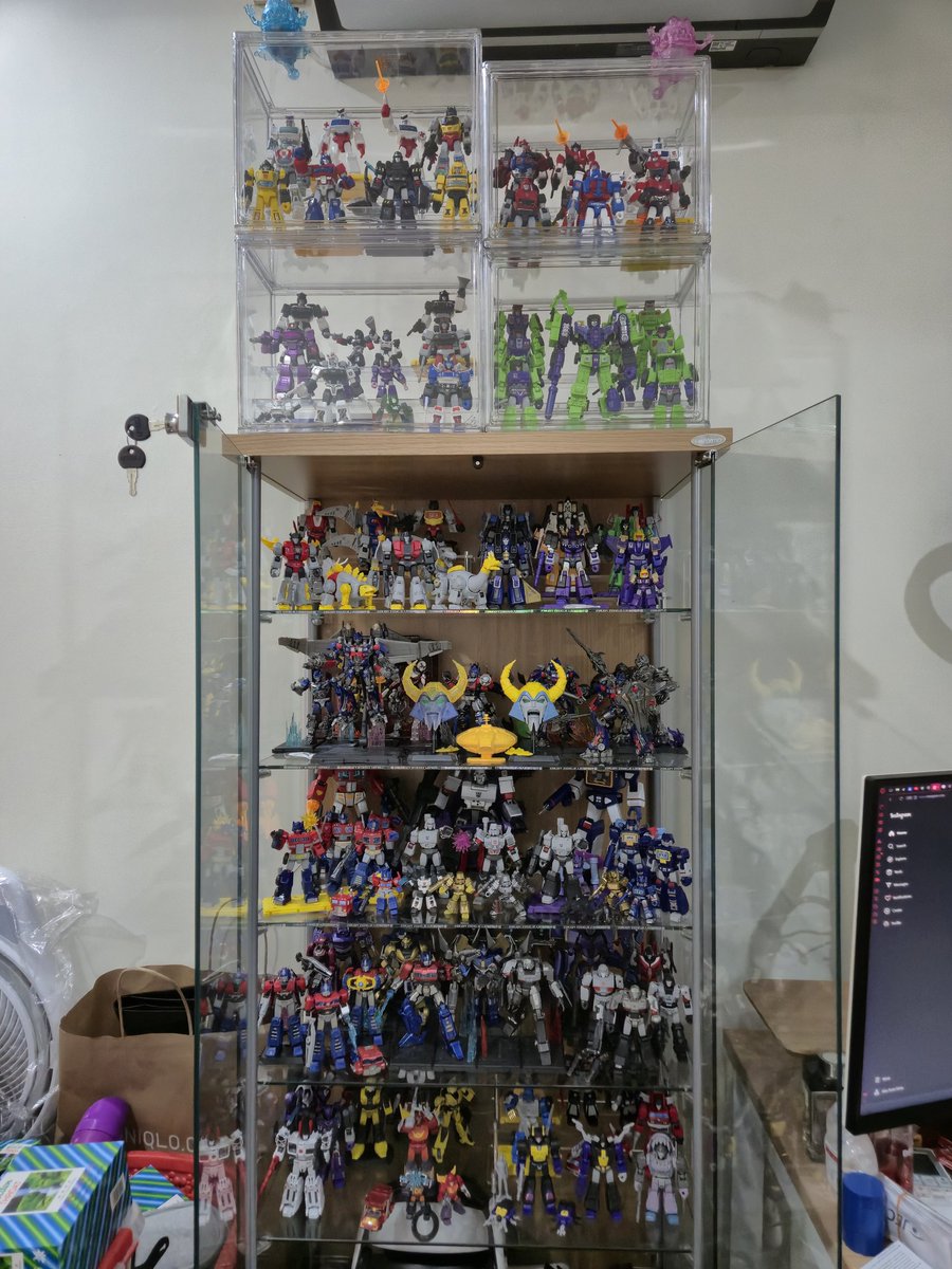 yongkykun's tweet photo. @TF2Engineer_yes @BlokeesOfficial Yessss... gotta get them all https://t.co/RSIyBZ8CvB