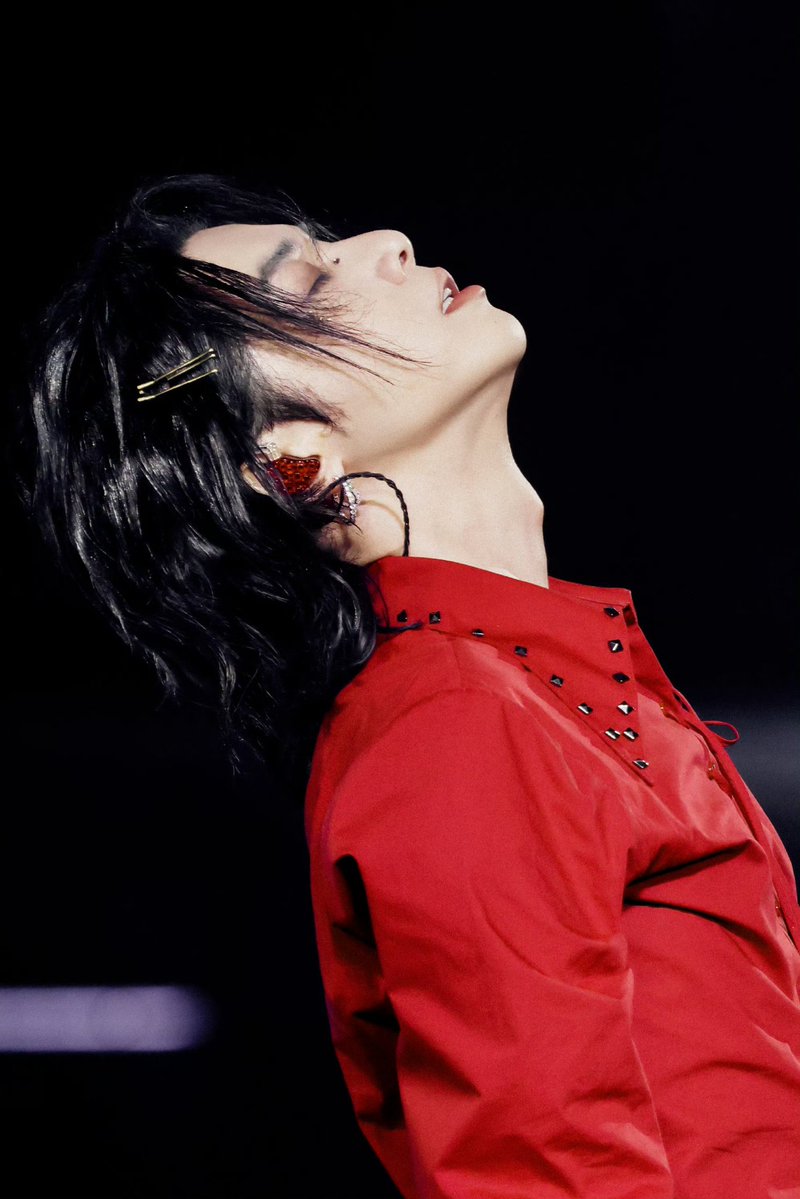 Hua Chenyu 2025 Mars Concert in Nanjing Day 2 

太帅了 😭🔥
#HuaChenyu