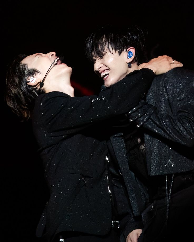 They're always my comfort people 🥺 I love them so much ifjdudbshehs

#DONGHAE #EUNHYUK #EUNHAE
#동해 #은혁 #은해