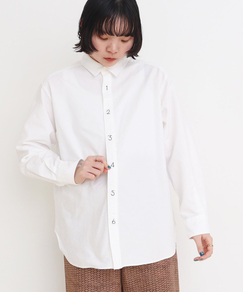 I am I ベーシックなアイテムも 数字の刺繍で特別感をプラス🔢 お仕事