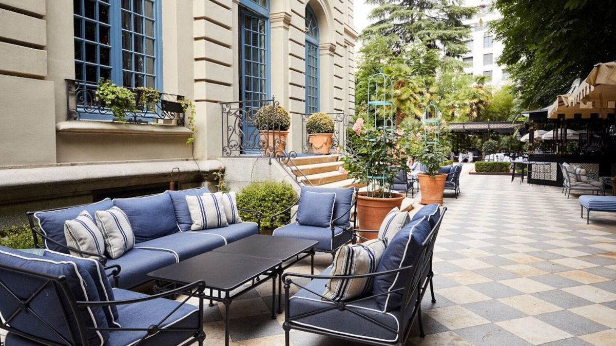 Algo se está cociendo. Y me temo
que nada bueno.