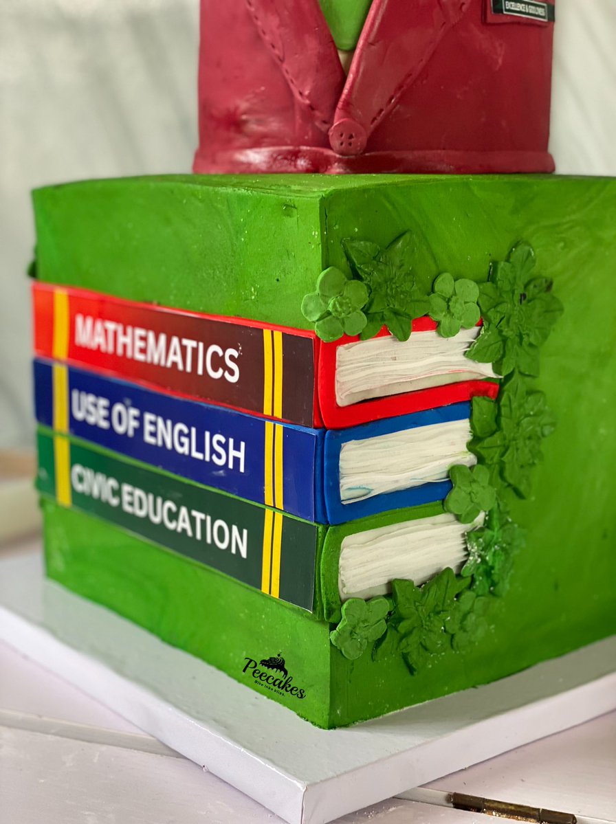 peecakes's tweet image. Redemption Academy, my Alma mater called!!
This is clean and different from the normal!!!
Doesnโt it look like I put textbooks inside the cake?๐โโ๏ธโค๏ธ