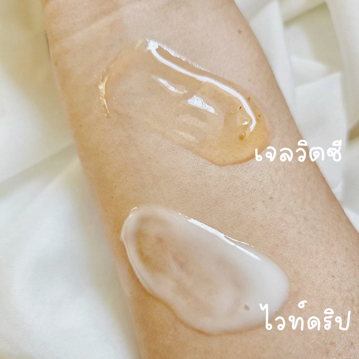 thisisoleang's tweet image. ใครหน้าหมอง มาทางนี้ ไอเทมกู้หน้าหมองในงบหลักสิบ ใช้แค่2 ตัวนี้เลย เจลวิตซีกับเซรั่มไวท์ดริป ใช้ดีมาก ช่วยให้หน้าไบร์ท แถมลดรอยด้วย ใช้คู่กันแล้วผิวฉ่ำใสขึ้นจริงๆ แดดก็แดดมาเหอะ ใช้คู่นี้ผิวไม่หมองเลย