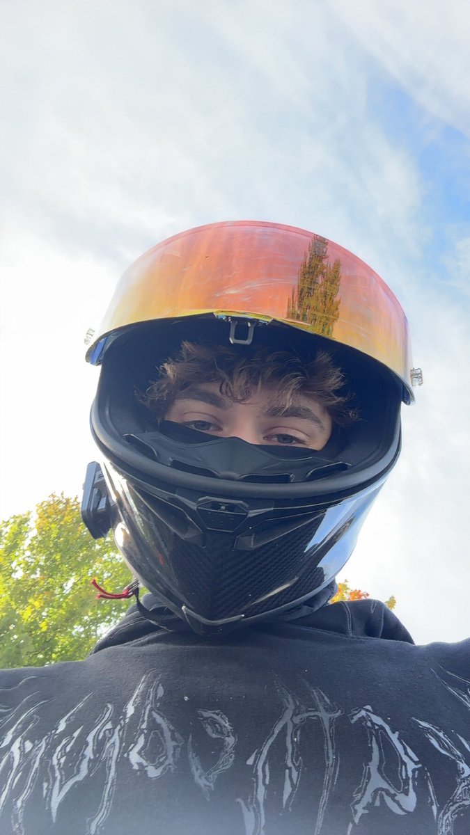 xF2P9's tweet image. Back terrorizing