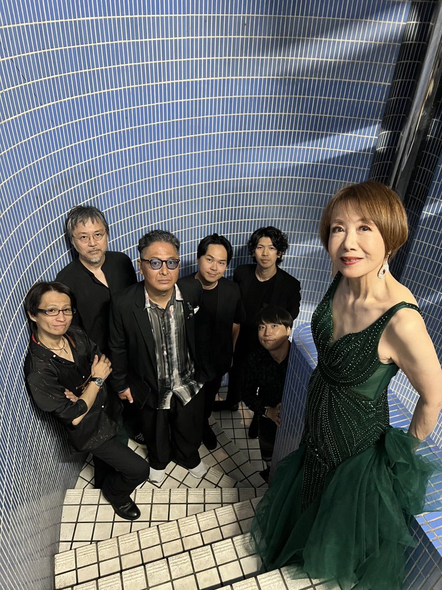 RyotaTosaka's tweet photo. 「NamiStyle The Live」2Days、BluesAlleyJapanにて大盛況でした。
記念すべき10回目。
2日目は今陽子さん、小林幸子さんも飛び入りで歌って頂き、本当に盛り上がりました。
最高のバンドメンバーと音を出せた事にも感謝。
また11回目をお楽しみに!!
#NamiStyle
#奈美悦子 https://t.co/fSWLZE44dm