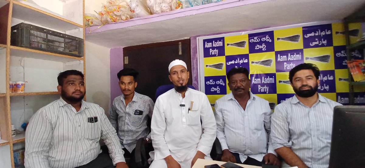aam_junaid's tweet image. In tough times, the Bodhan Youth team stood by me with courage &amp;amp; brotherhood. Their support truly strengthened my spirit.
I’m deeply thankful to them &amp;amp; to all the people of Bodhan for their prayers, love, &amp;amp; encouragement.
May Allah bless U all. 
#BodhanYouth #Support