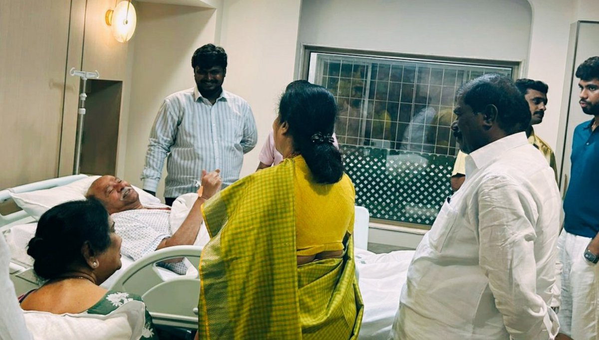 PmkGkm's tweet image. சென்னை அப்பல்லோ மருத்துவமனையில் மருத்துவர் அய்யா அவர்களுக்கு பரிசோதனை செய்யப்பட்டது. பரிசோதனையில் மருத்துவர் அய்யா அவர்கள் உடல் ஆரோக்கியமுடன் நலமாக உள்ளார். மருத்துவர்கள் ஆரோக்கியமுடன் உள்ளதை தெளிவுபடுத்தி உள்ளார்கள். மருத்துவமனையில் சேர்க்கப்பட்டதிலிருந்து உடனிருந்து பார்த்துக்…