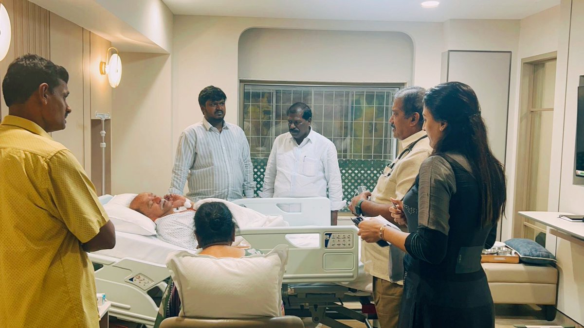 PmkGkm's tweet image. சென்னை அப்பல்லோ மருத்துவமனையில் மருத்துவர் அய்யா அவர்களுக்கு பரிசோதனை செய்யப்பட்டது. பரிசோதனையில் மருத்துவர் அய்யா அவர்கள் உடல் ஆரோக்கியமுடன் நலமாக உள்ளார். மருத்துவர்கள் ஆரோக்கியமுடன் உள்ளதை தெளிவுபடுத்தி உள்ளார்கள். மருத்துவமனையில் சேர்க்கப்பட்டதிலிருந்து உடனிருந்து பார்த்துக்…