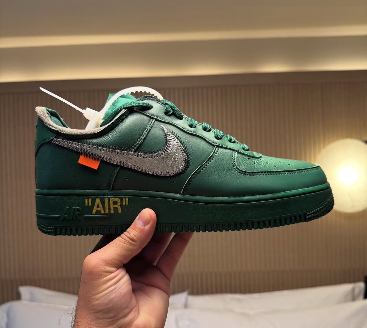 Les F&amp;F ont reçu leurs paires de VAA x Nike Air Force 1 Low “Green” 💚