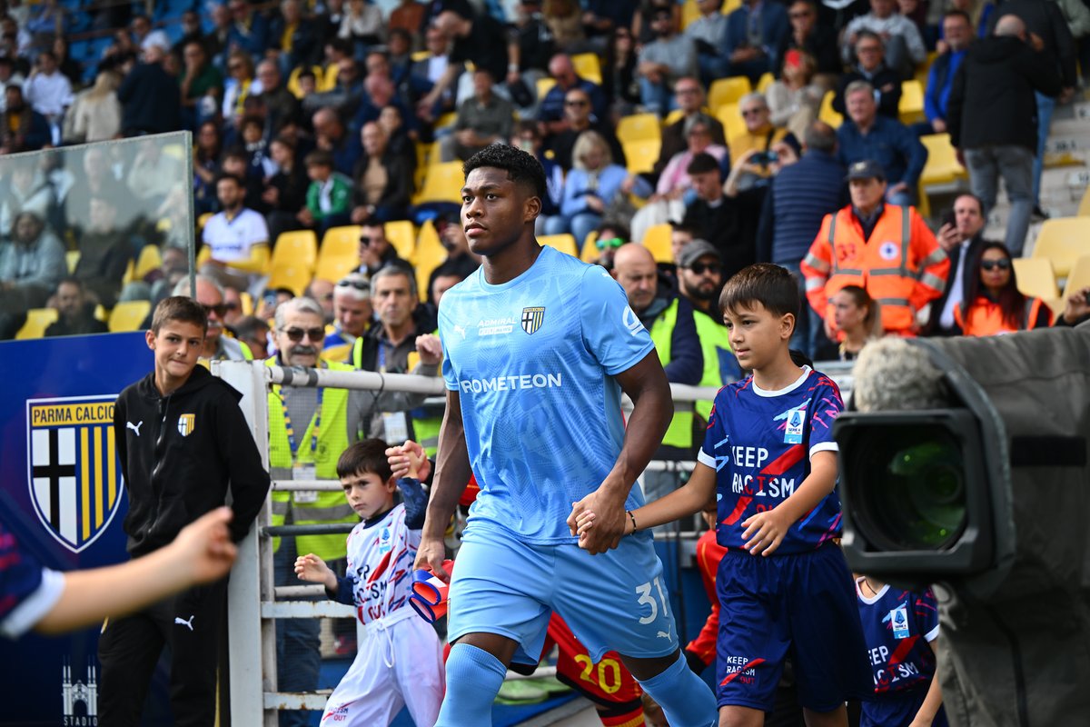 ParmaCalcioJPN's tweet image. レッチェ戦のザイオン！🧤

#ParmaLecce #鈴木彩艶