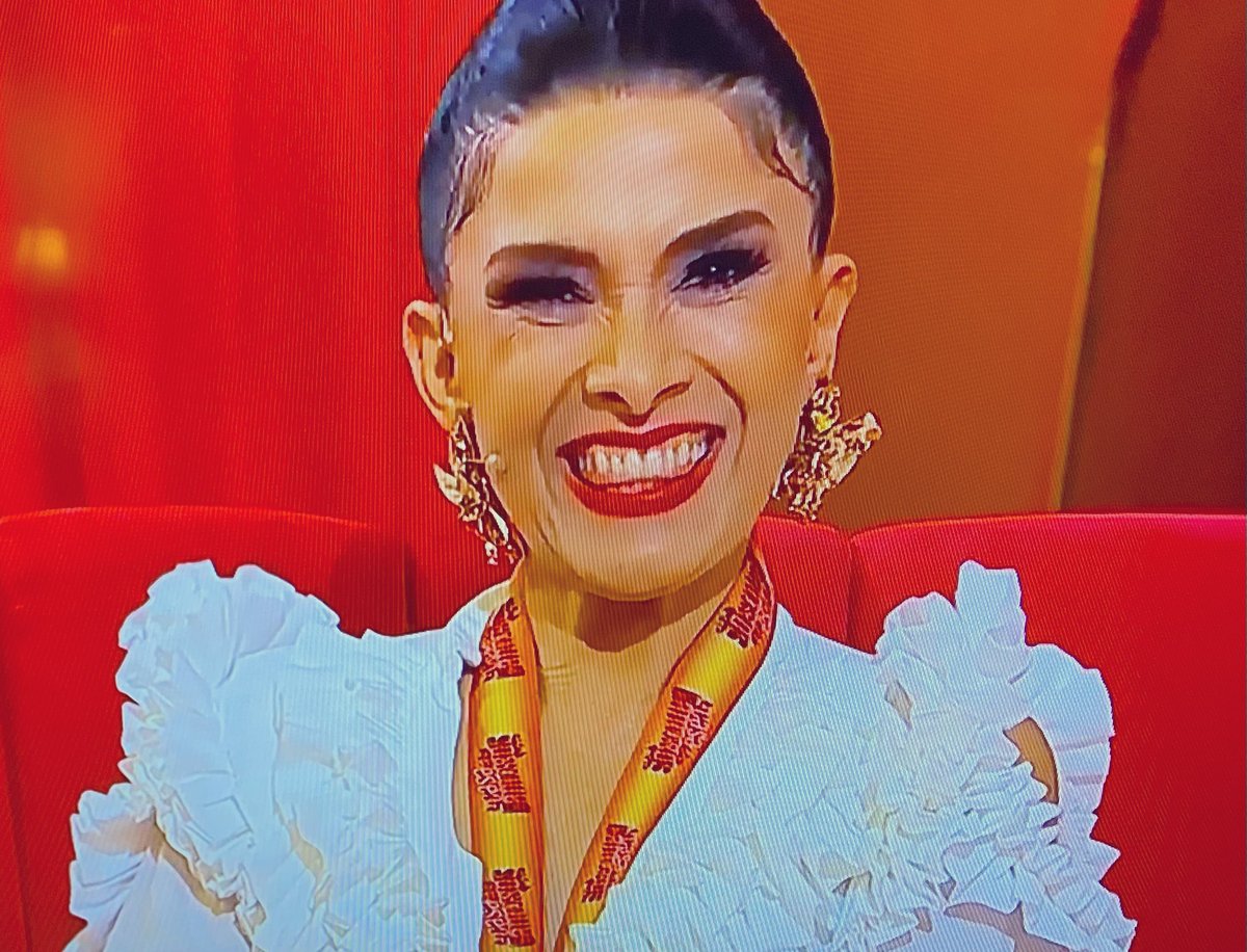 Andywwish's tweet image. Dalilah : “ Q nadie te diga q no puedes, q aunque te enumeren tus defectos concéntrate en tus virtudes” 

Yasssss Queen‼️

Dalilah 14 millones de votos solo para ti 💜 q eso te diga mucho @DalilahPolanco 

#LaCasaDeLosFamososMx #LCDLFMX3 #LCDLFMX #LaCasaDeLosFamososMx3