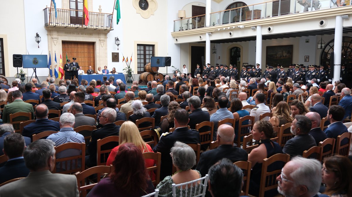 El Diputado Segundo de la Junta de Gobierno, 𝘼́𝙣𝙜𝙚𝙡 𝘿𝙪𝙧𝙖́𝙣, asistió en representación del Ilustre Colegio de Abogados de Jerez a los actos del Día de la Policía Nacional, Santos Custodios, que se celebró el pasado viernes en las Bodegas José Estévez.
